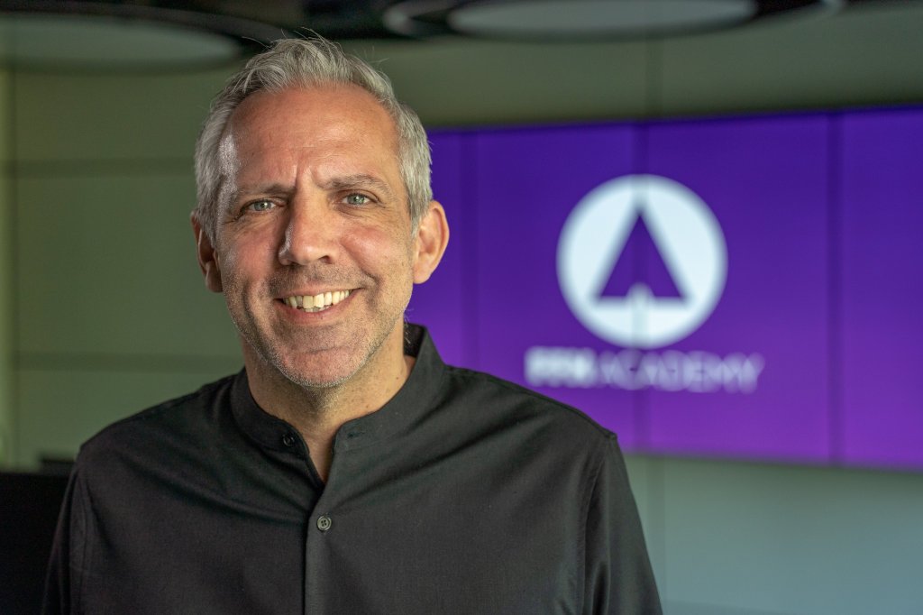 STARKER AUFTRITT, SOUVERÄNE&nbsp;KOMMUNIKATION